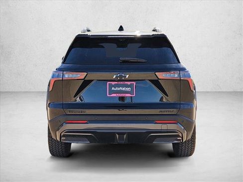 Used 2025 Chevrolet Equinox ACTIV w/ Safety and Technology Package image 7