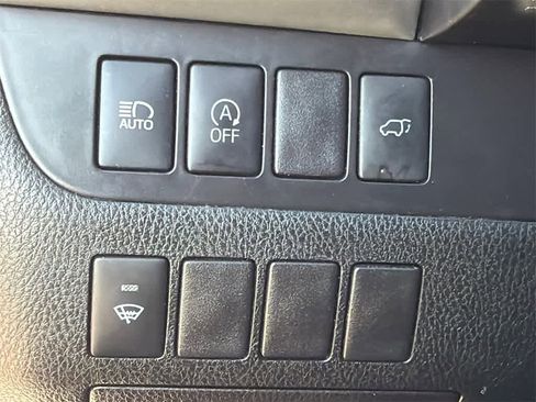 Used 2019 Toyota Highlander XLE w/ Carpet Mat Package (TMS) image 35