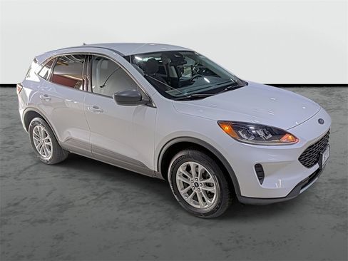 Used 2022 Ford Escape SE w/ Cold Weather Package image 5