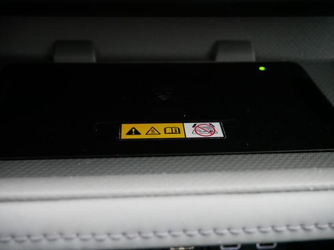 Certified 2023 Toyota Highlander XLE image 30