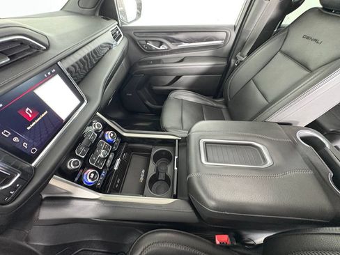 Used 2022 GMC Yukon Denali w/ Advanced Technology Package AWD/4WD image 25