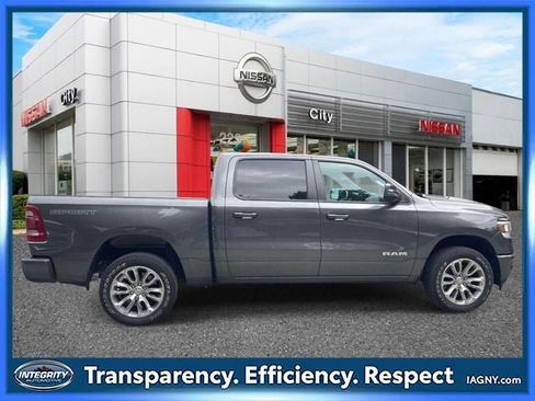Used 2023 RAM 1500 Laramie AWD/4WD image 5