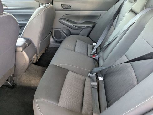 Used 2025 Nissan Altima 2.5 SV FWD image 27