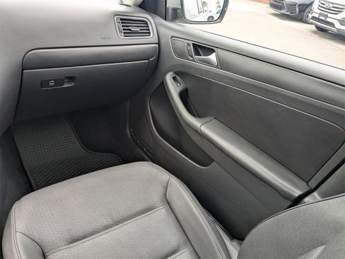 Used 2012 Volkswagen Jetta SE image 17