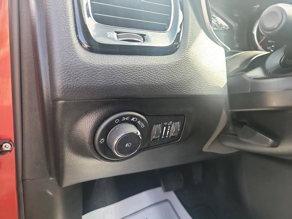 Used 2021 Jeep Compass Limited AWD/4WD image 27