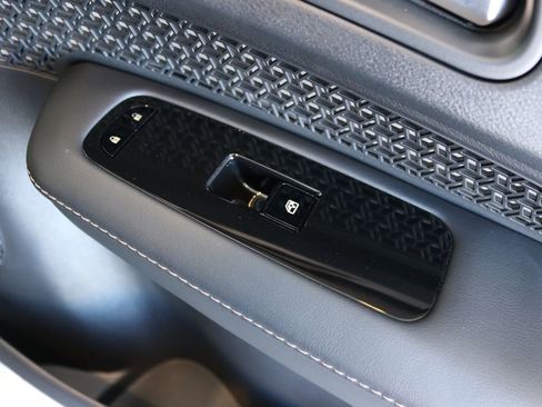 Used 2023 Nissan Ariya AWD image 36