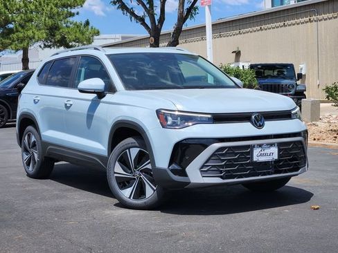 New 2026 Volkswagen Taos SE AWD/4WD image 1