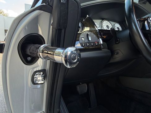 Used 2017 Rolls-Royce Dawn image 28