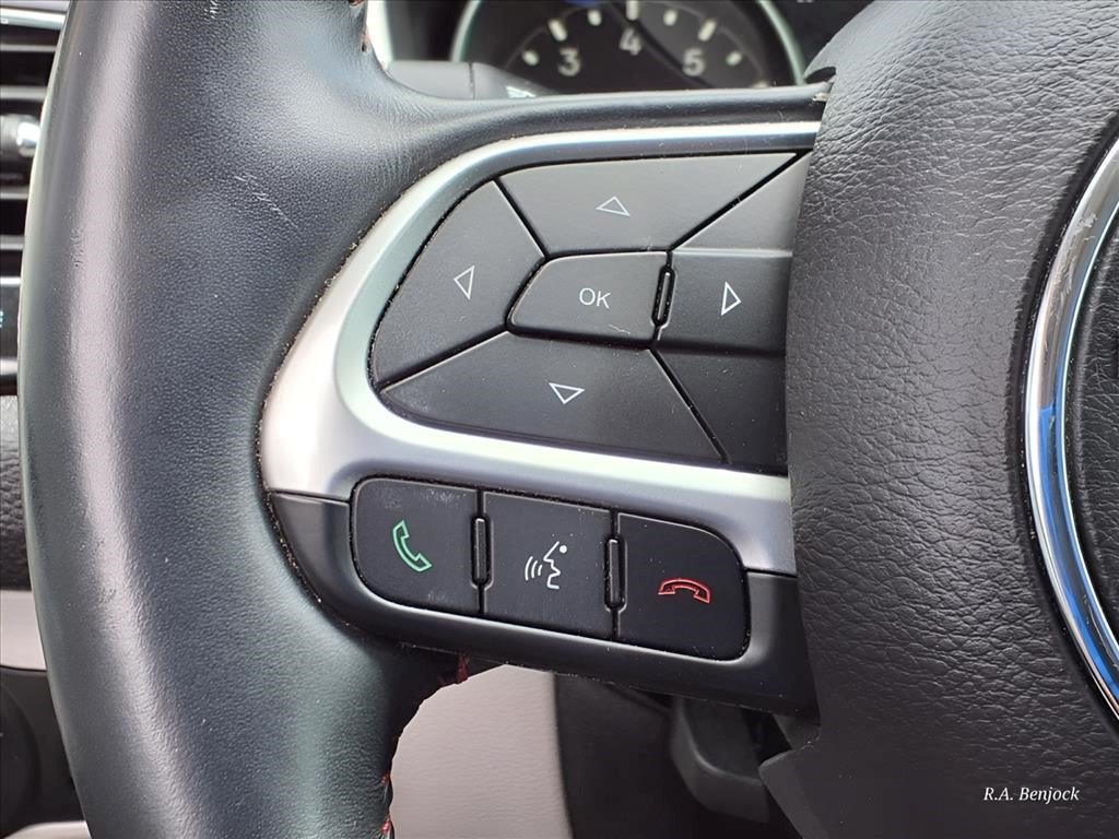 Used 2018 Jeep Compass Limited w/ Navigation Group AWD/4WD image 13