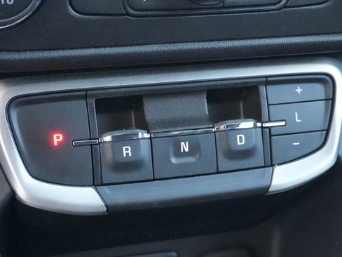 Used 2024 GMC Terrain SLE w/ Driver Convenience Package image 24