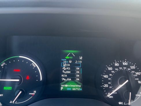 Used 2024 Toyota Sienna LE image 23