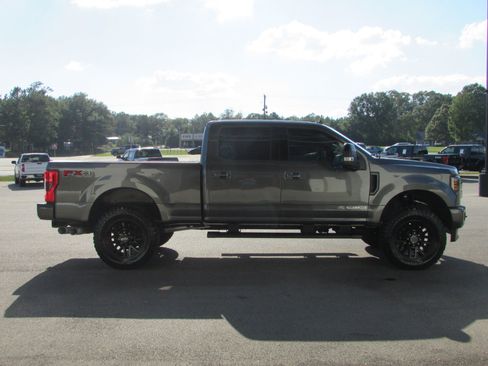 Used 2019 Ford F250 Lariat w/ Lariat Ultimate Package image 4