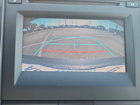 Used 2017 Toyota Camry LE image 22