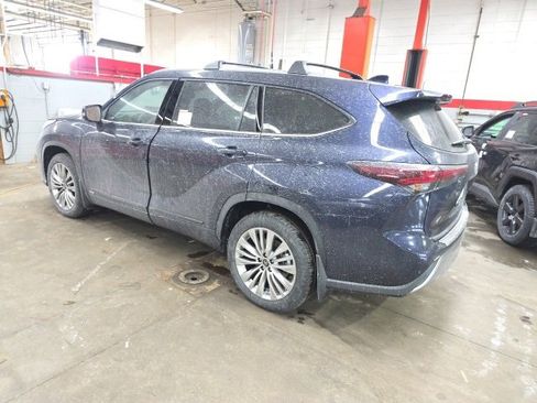 New 2026 Toyota Highlander Platinum image 5
