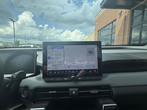 Used 2026 Toyota RAV4 SE w/ Convenience Package FWD image 4