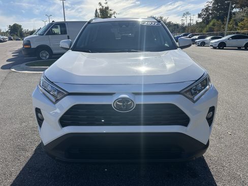 Used 2021 Toyota RAV4 XLE image 3