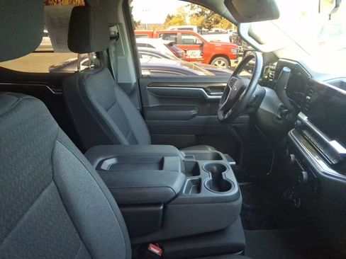 Used 2022 Chevrolet Silverado 1500 RST AWD/4WD image 13