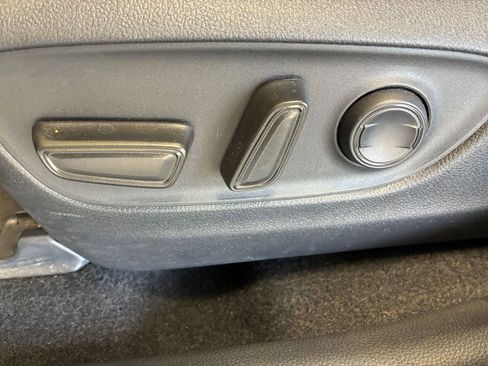 Used 2025 Toyota RAV4 XLE w/ Convenience Package image 22