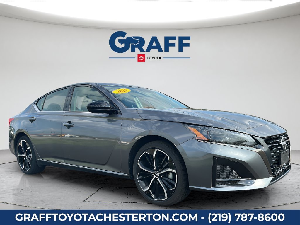 Used 2025 Nissan Altima 2.5 SR FWD image 4