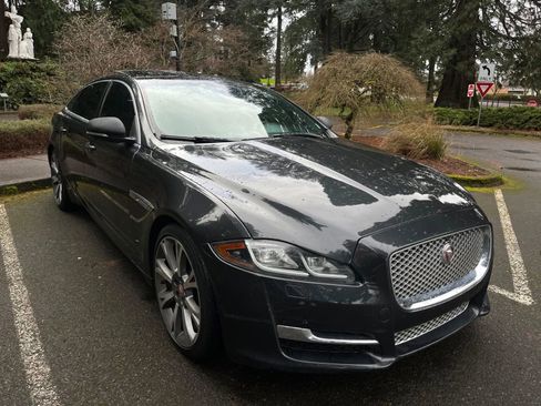 Used 2016 Jaguar XJ L Portfolio image 2
