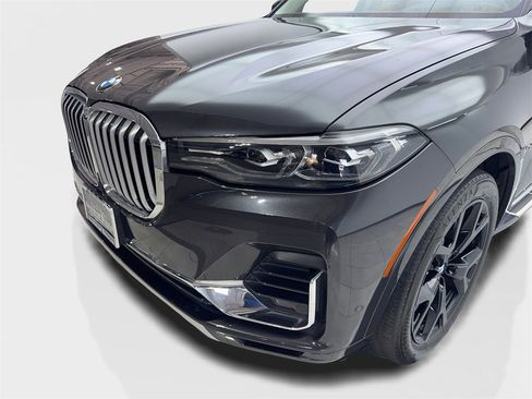 Used 2021 BMW X7 xDrive40i w/ Premium Package image 16