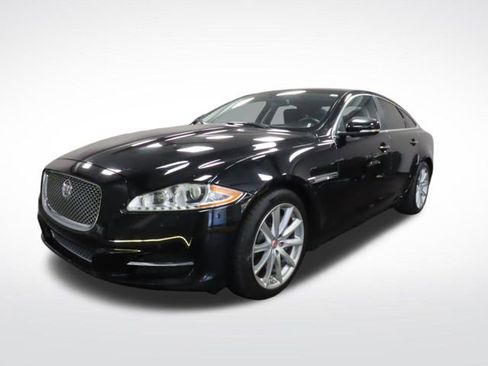 Used 2015 Jaguar XJ image 1