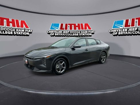 Used 2025 Kia K4 FWD image 4