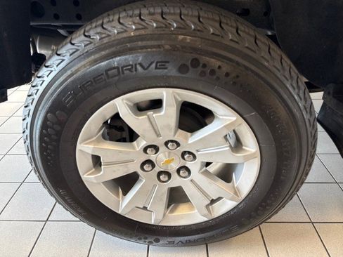 Used 2021 Chevrolet Colorado LT w/ Fleet Safety Package image 10