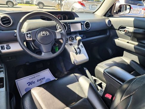 Used 2014 Scion xB image 28