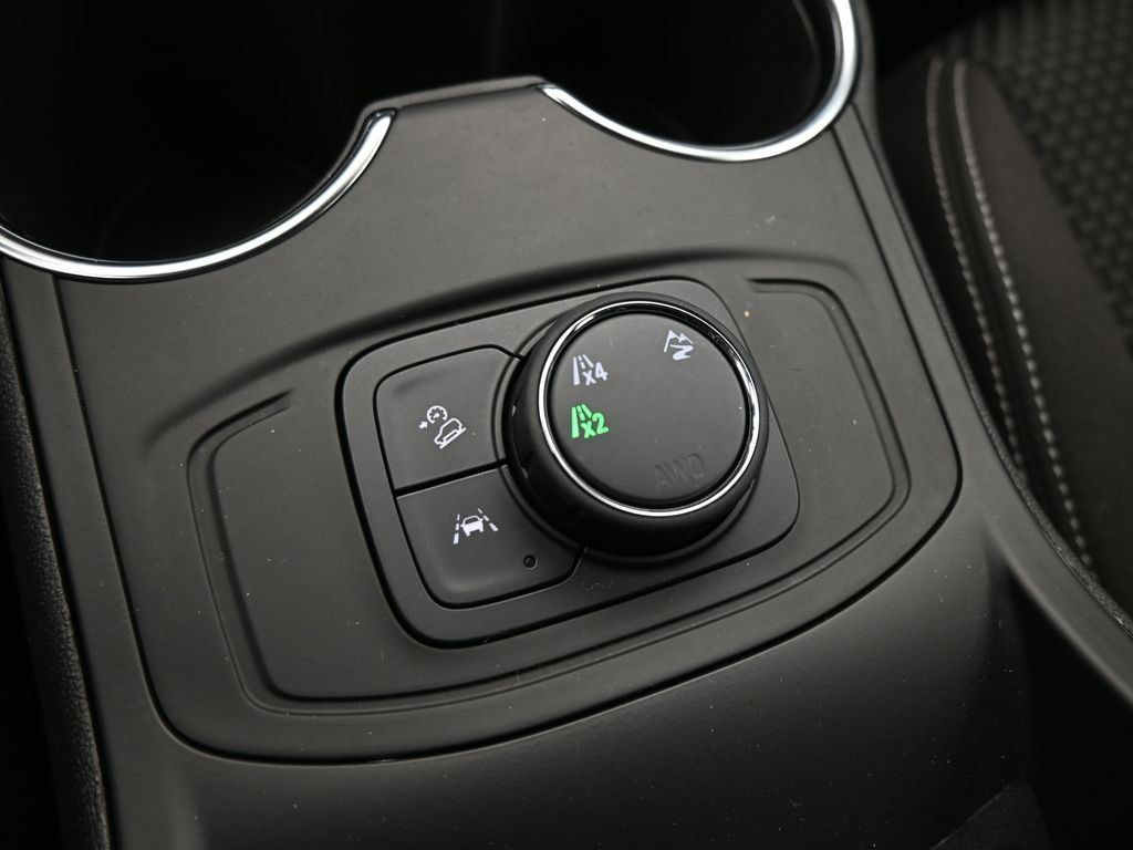 Used 2024 GMC Terrain SLE AWD/4WD image 19