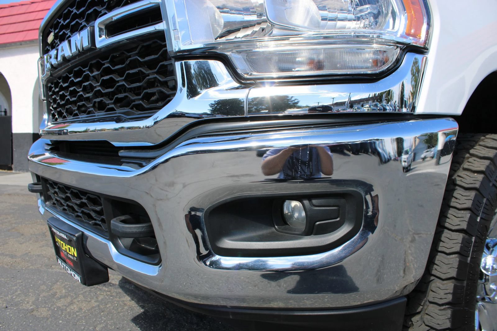 Used 2024 RAM 2500 Tradesman w/ Chrome Appearance Group AWD/4WD image 4