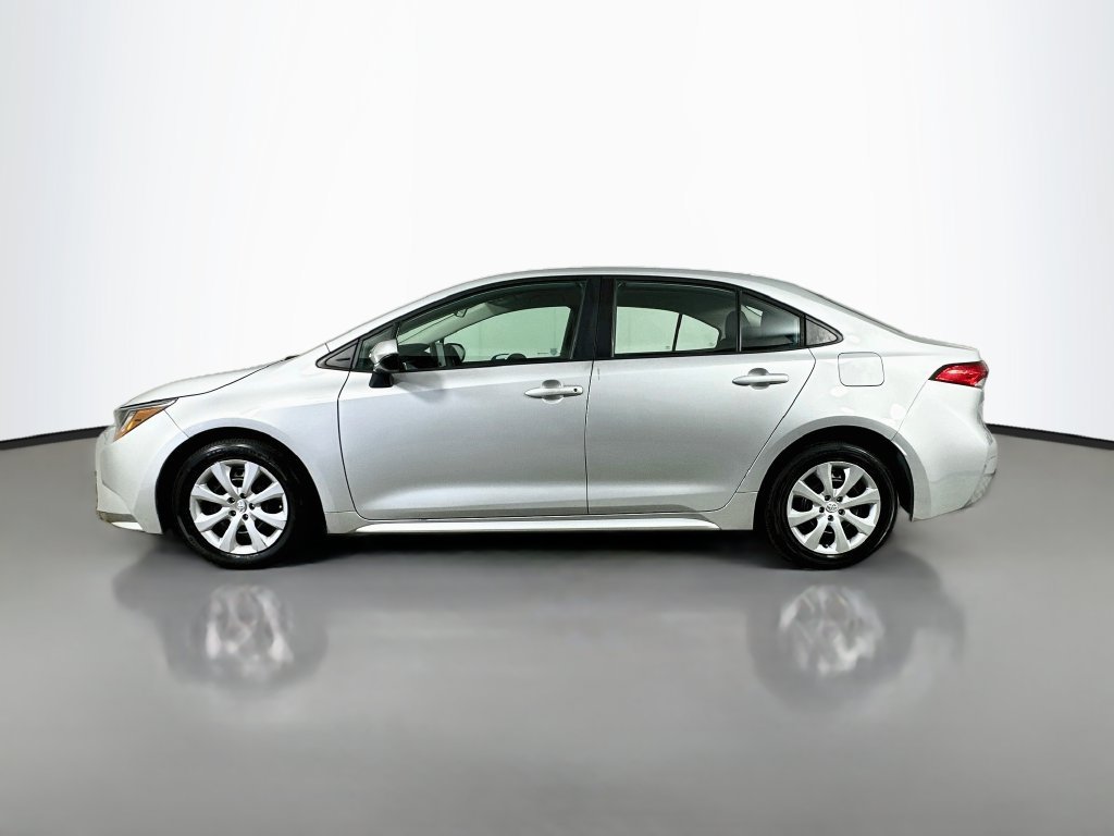 Used 2024 Toyota Corolla LE FWD image 4