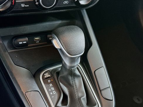 Used 2025 Kia Soul LX w/ LX Technology Package image 24