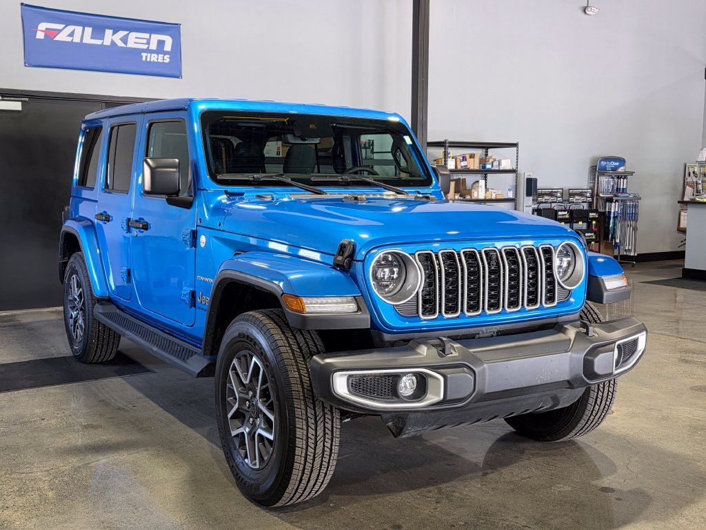 Used 2024 Jeep Wrangler Unlimited Sahara w/ Technology Group AWD/4WD image 3
