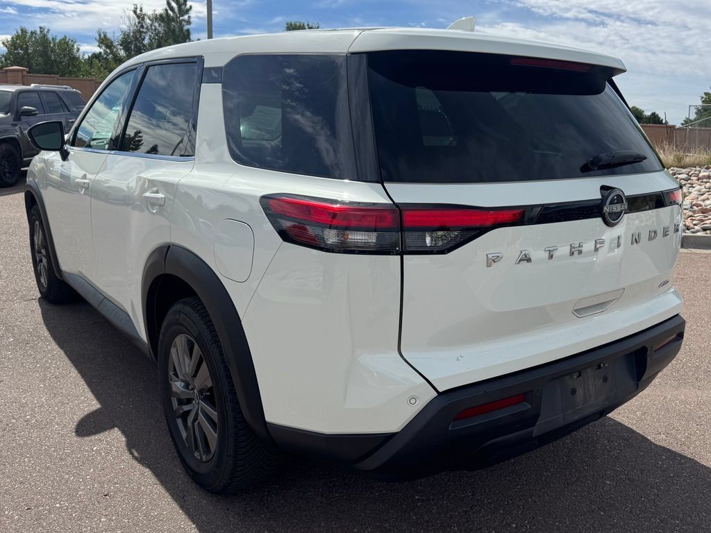Used 2022 Nissan Pathfinder S AWD/4WD image 4