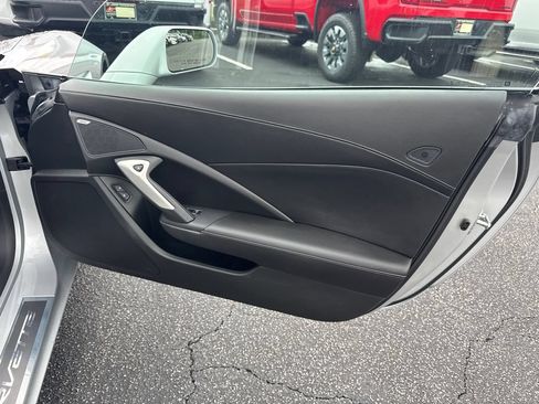 Used 2016 Chevrolet Corvette Stingray Coupe RWD image 15