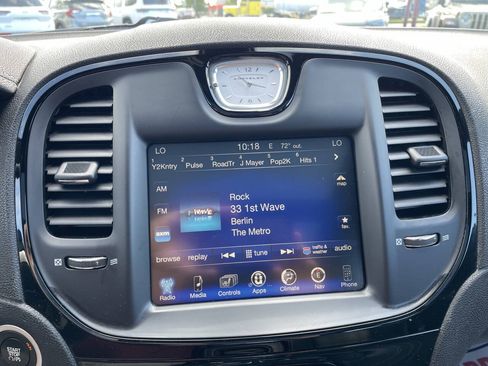 Used 2016 Chrysler 300 S AWD/4WD image 19