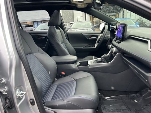 Used 2025 Toyota RAV4 XSE image 27