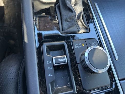 Used 2023 Toyota Sequoia Platinum image 31