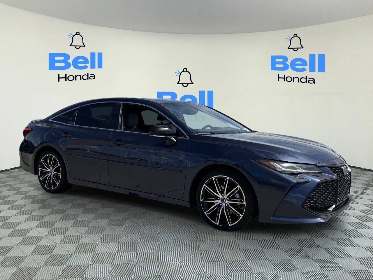 Used 2019 Toyota Avalon Touring w/ Advanced Safety Package FWD image 6