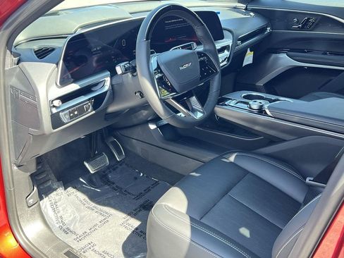 New 2026 Cadillac Lyriq V w/ Exterior Carbon Fiber Package AWD/4WD image 9