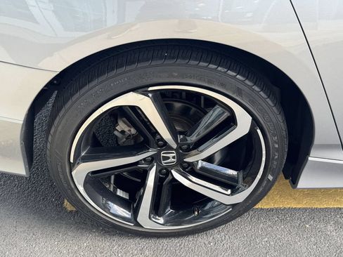 Used 2021 Honda Accord Sport image 12