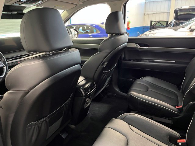 Used 2025 Hyundai Palisade SEL FWD image 18