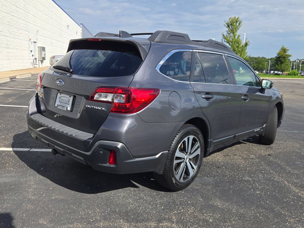 Used 2018 Subaru Outback 2.5i Limited AWD/4WD image 11