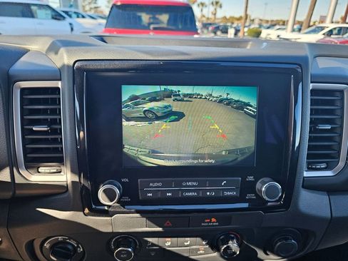 Used 2022 Nissan Frontier SV image 18