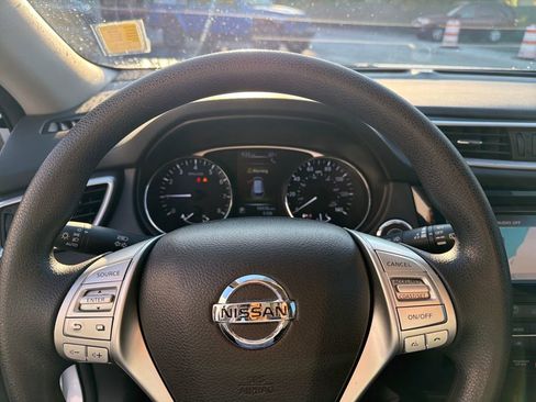 Used 2016 Nissan Rogue SV w/ SV Premium Package image 22