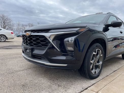Used 2024 Chevrolet Trax LT w/ Driver Confidence Package FWD image 14
