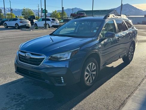 Used 2020 Subaru Outback Premium image 3