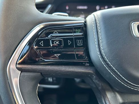 Used 2022 Jeep Grand Cherokee Overland image 18
