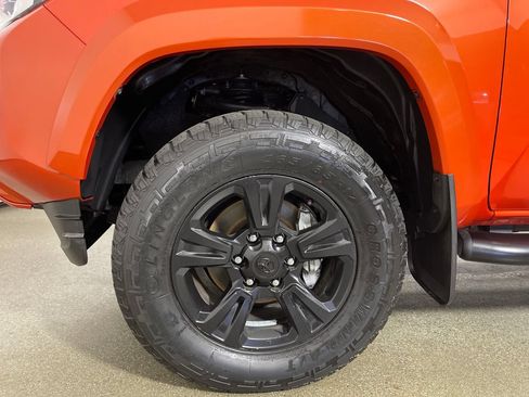 Certified 2018 Toyota Tacoma TRD Sport RWD image 11